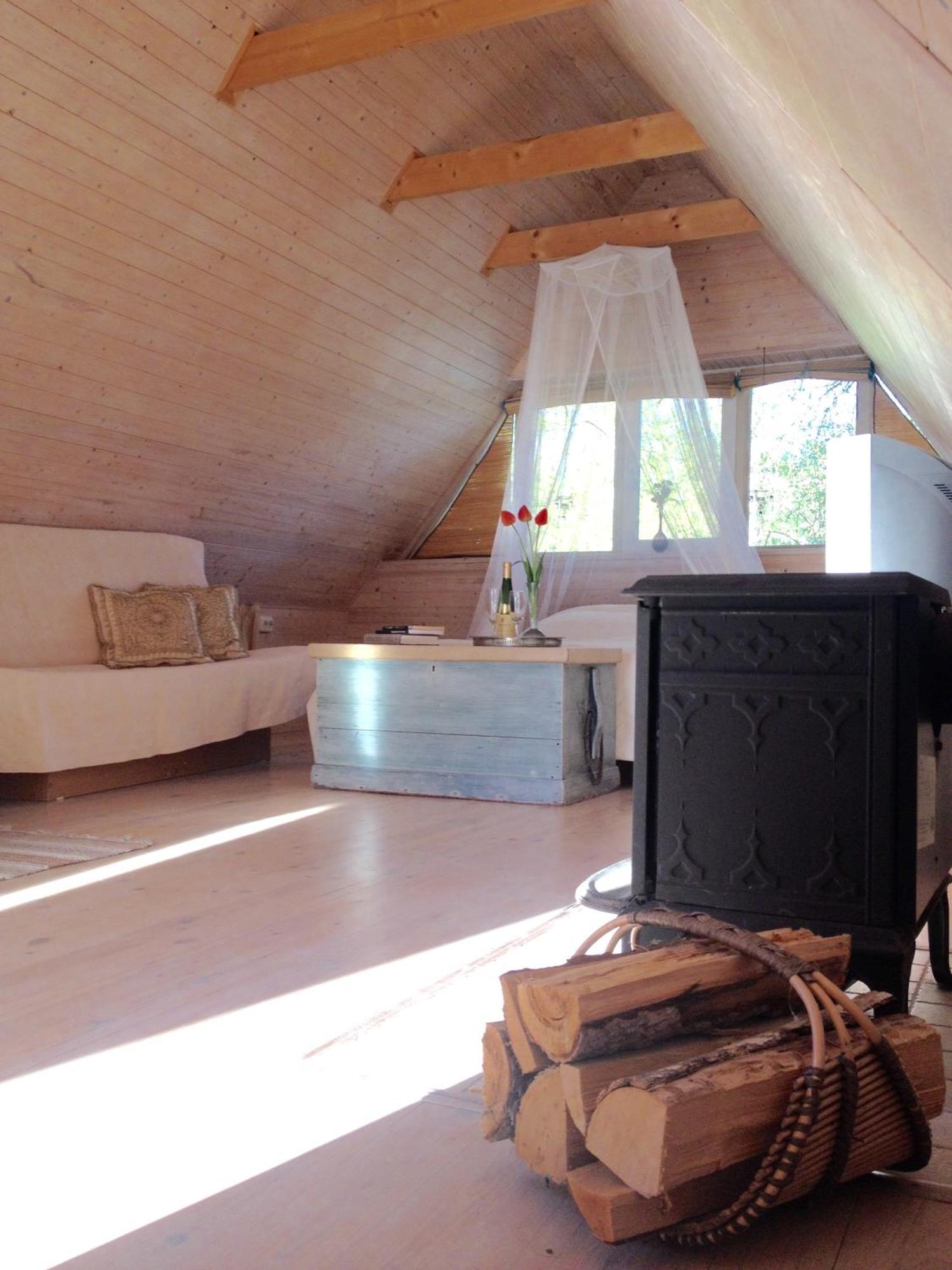 Kaju Guesthouses Nasva エクステリア 写真