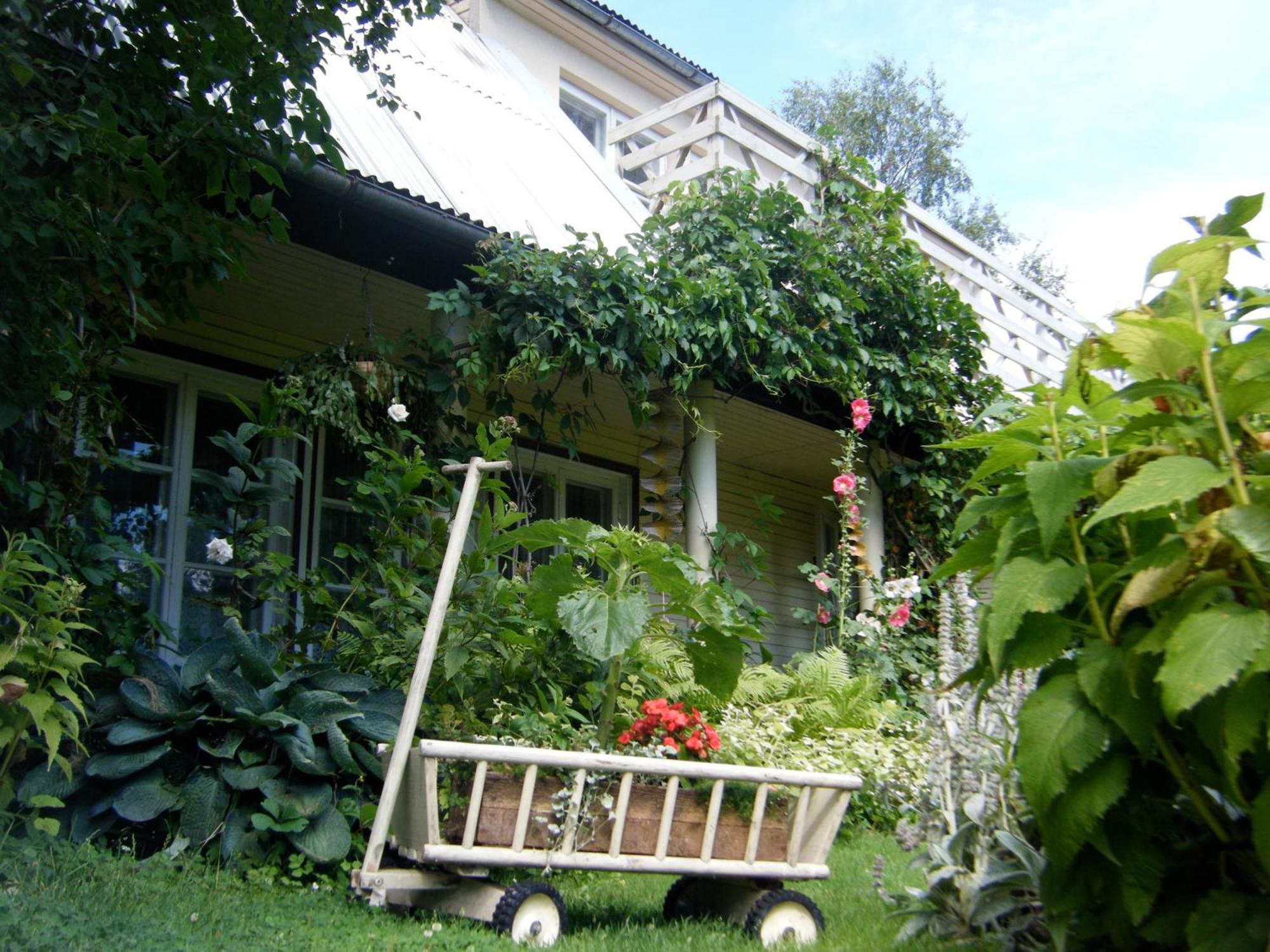 Kaju Guesthouses Nasva エクステリア 写真