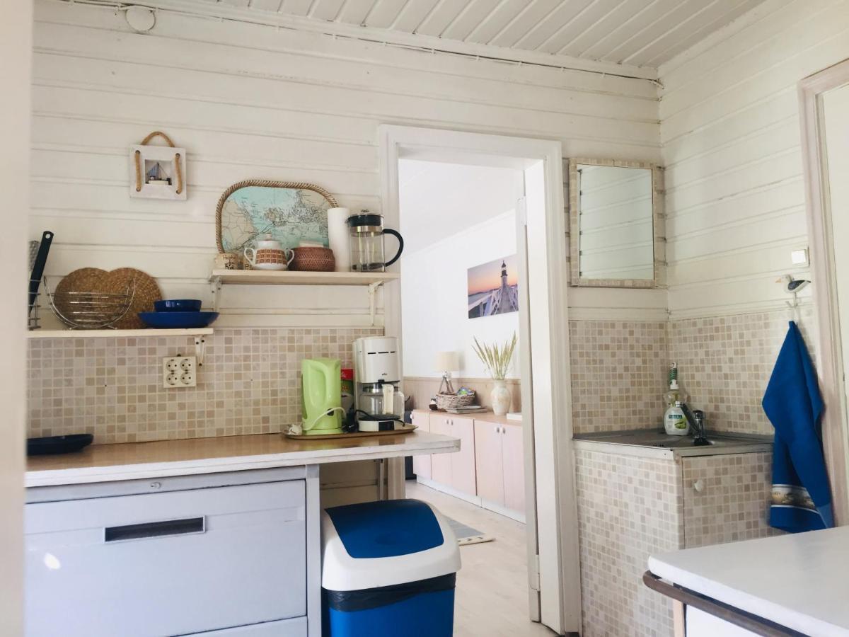 Kaju Guesthouses Nasva エクステリア 写真