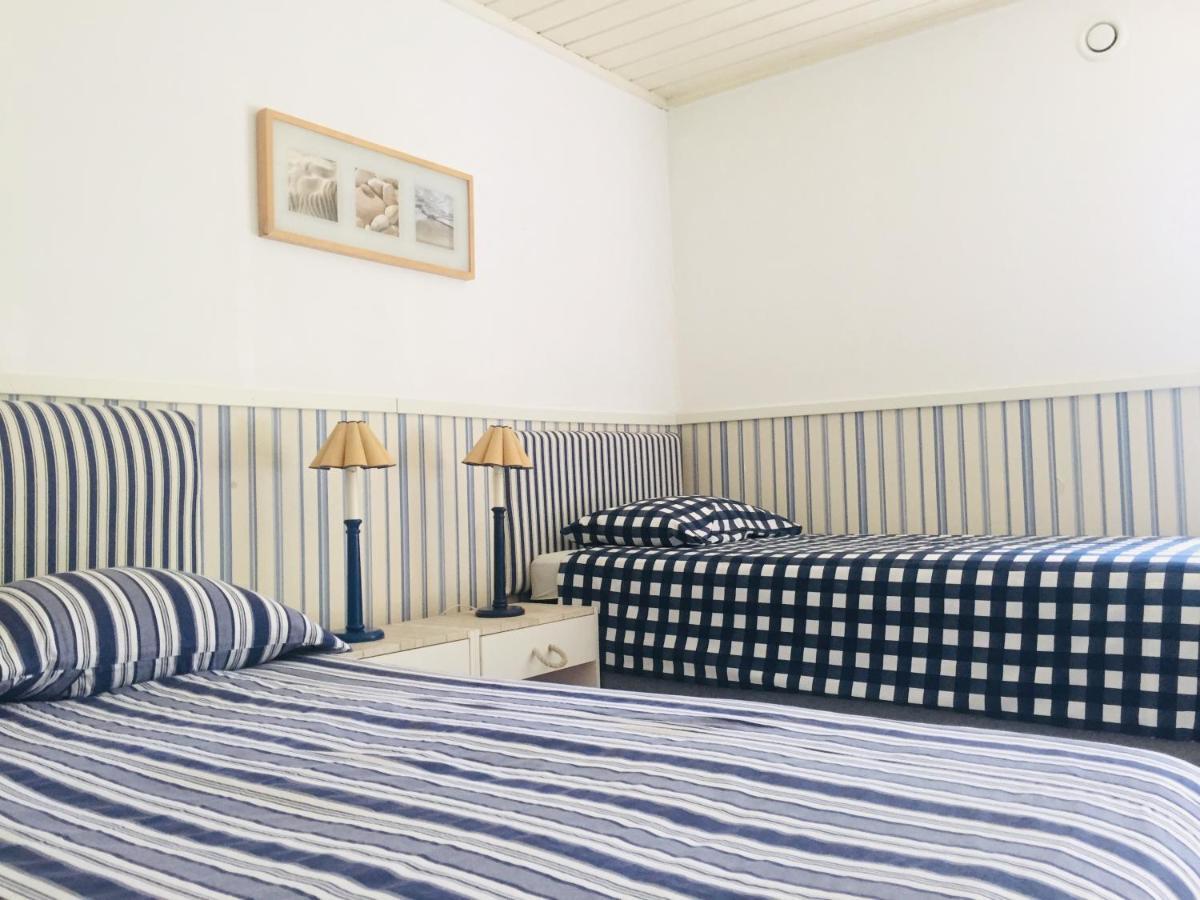 Kaju Guesthouses Nasva エクステリア 写真