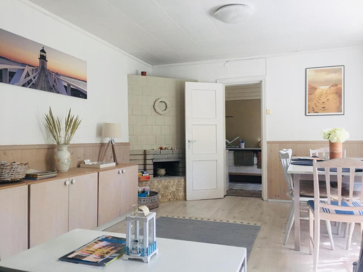 Kaju Guesthouses Nasva エクステリア 写真